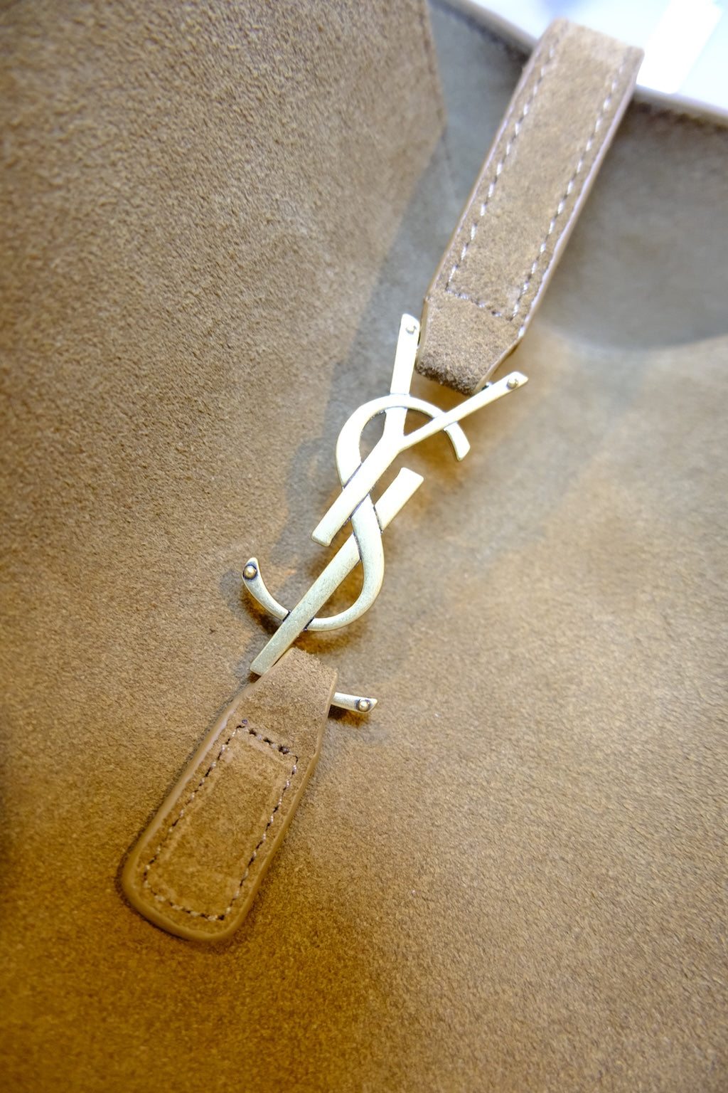Le 5 à 7 Supple Large Suede - Beige