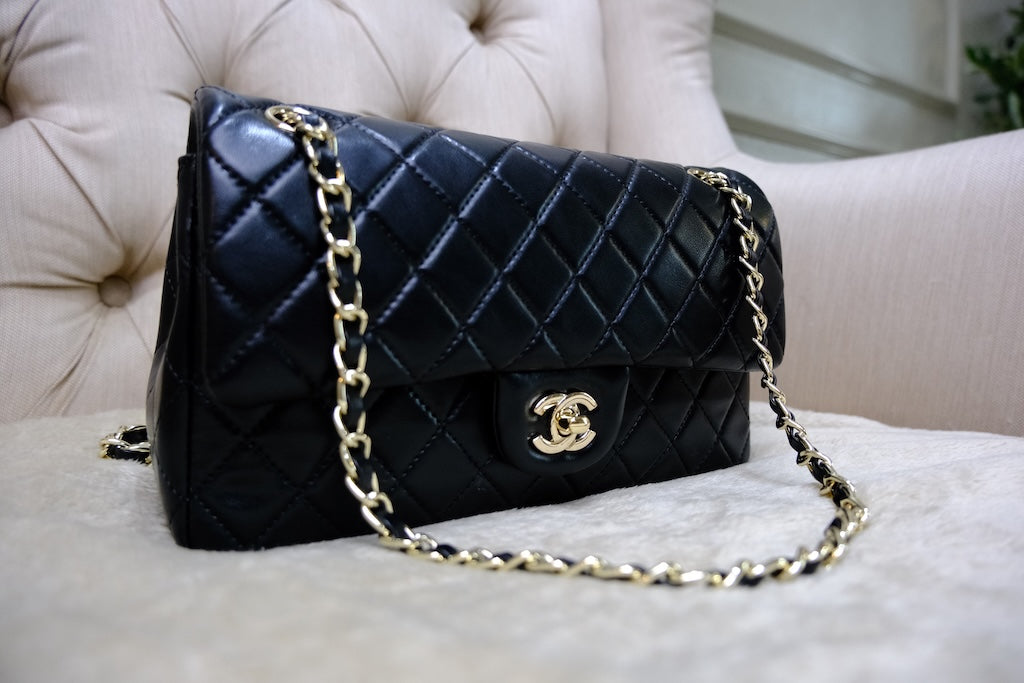 Medium Classic Double Flap - Black