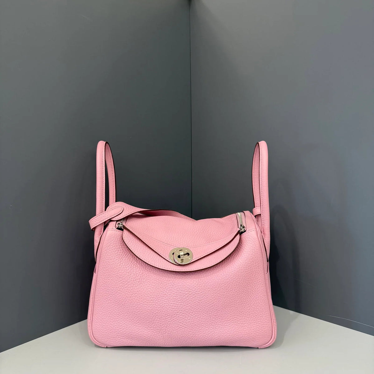 Lindy 26 - Sakura Clemence PHW